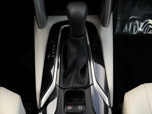 Used 2024 Toyota Corolla Cross XLE w/ Convenience Package image 44