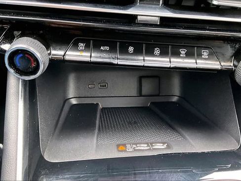 Used 2024 Chevrolet Traverse RS w/ LPO, Floor Liner Package image 34