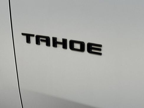 Used 2022 Chevrolet Tahoe Z71 w/ Luxury Package AWD/4WD image 50