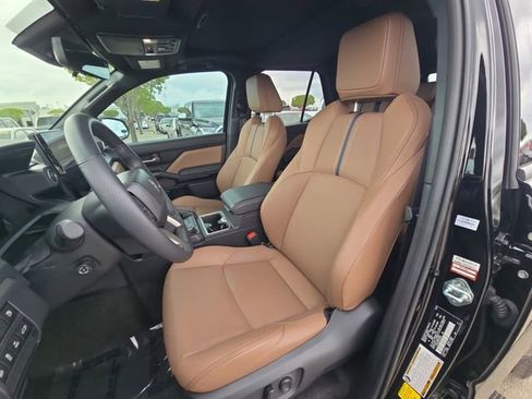 Used 2025 Toyota 4Runner Limited w/ Tow Technology Package image 15