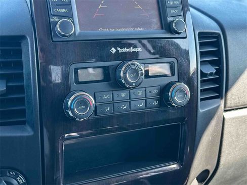 Used 2014 Nissan Titan SL image 32