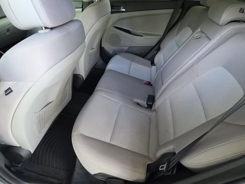 Used 2016 Hyundai Tucson SE w/ Option Group 02 FWD image 8