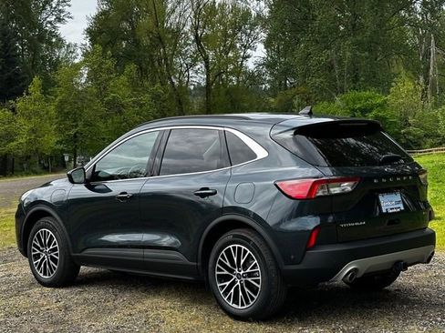 Used 2022 Ford Escape Titanium w/ Titanium Premium Package image 7