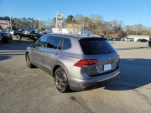 Used 2024 Volkswagen Tiguan SE image 5