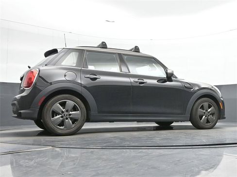 Used 2022 MINI Cooper 4-Door Hardtop image 12