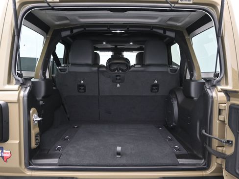 Used 2025 Jeep Wrangler Unlimited Rubicon image 6