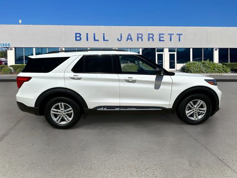 Certified 2023 Ford Explorer XLT w/ Equipment Group 202A RWD image 8