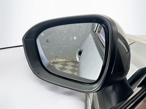 Used 2023 Nissan Rogue SL FWD image 16