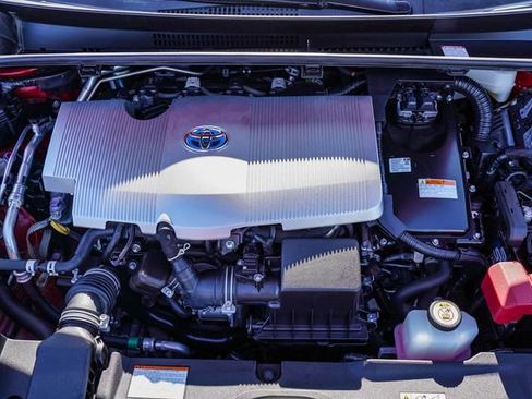 Used 2022 Toyota Prius LE image 28