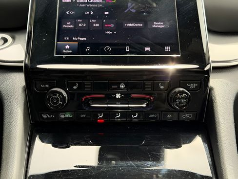 Used 2022 Jeep Grand Cherokee L Laredo AWD/4WD image 35