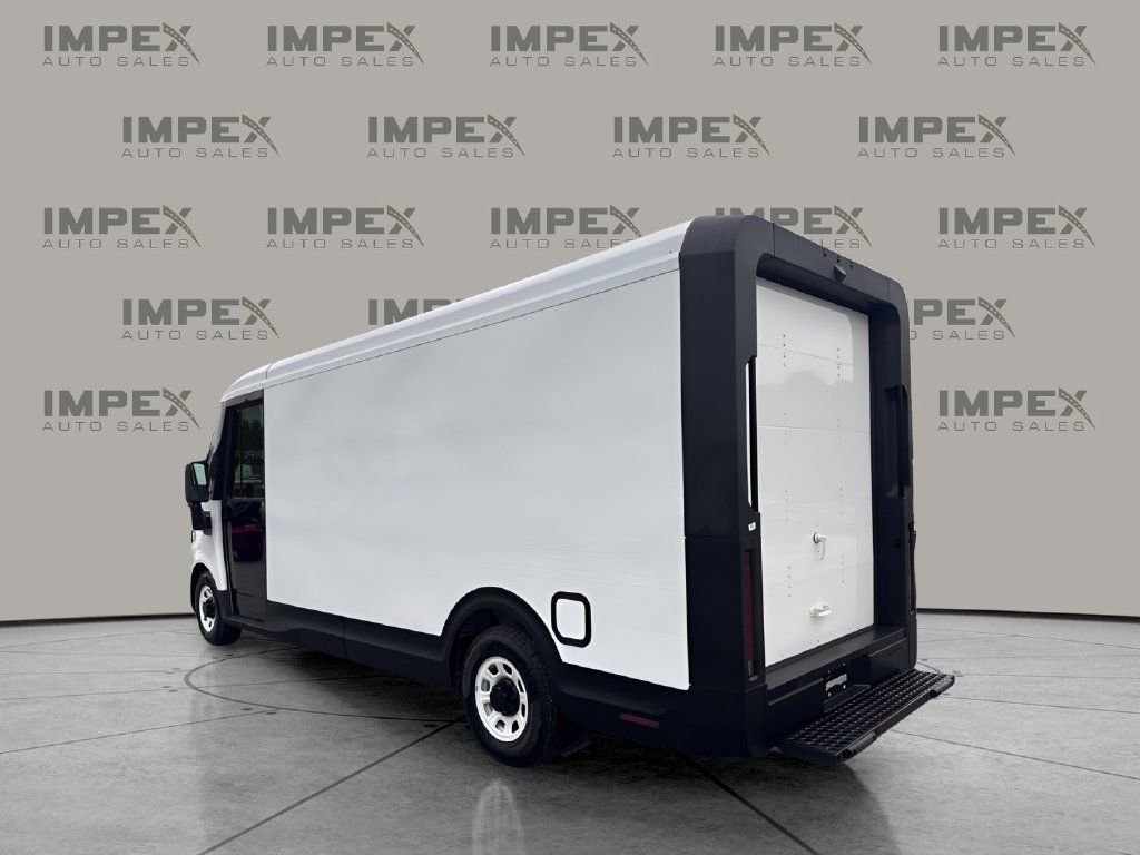 Used 2025 Chevrolet Brightdrop 600 AWD/4WD image 2