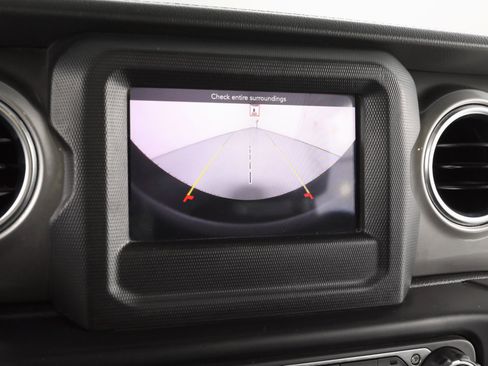 Used 2021 Jeep Wrangler Unlimited Sahara image 25