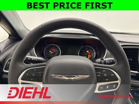 New 2026 Chrysler Pacifica Limited image 31