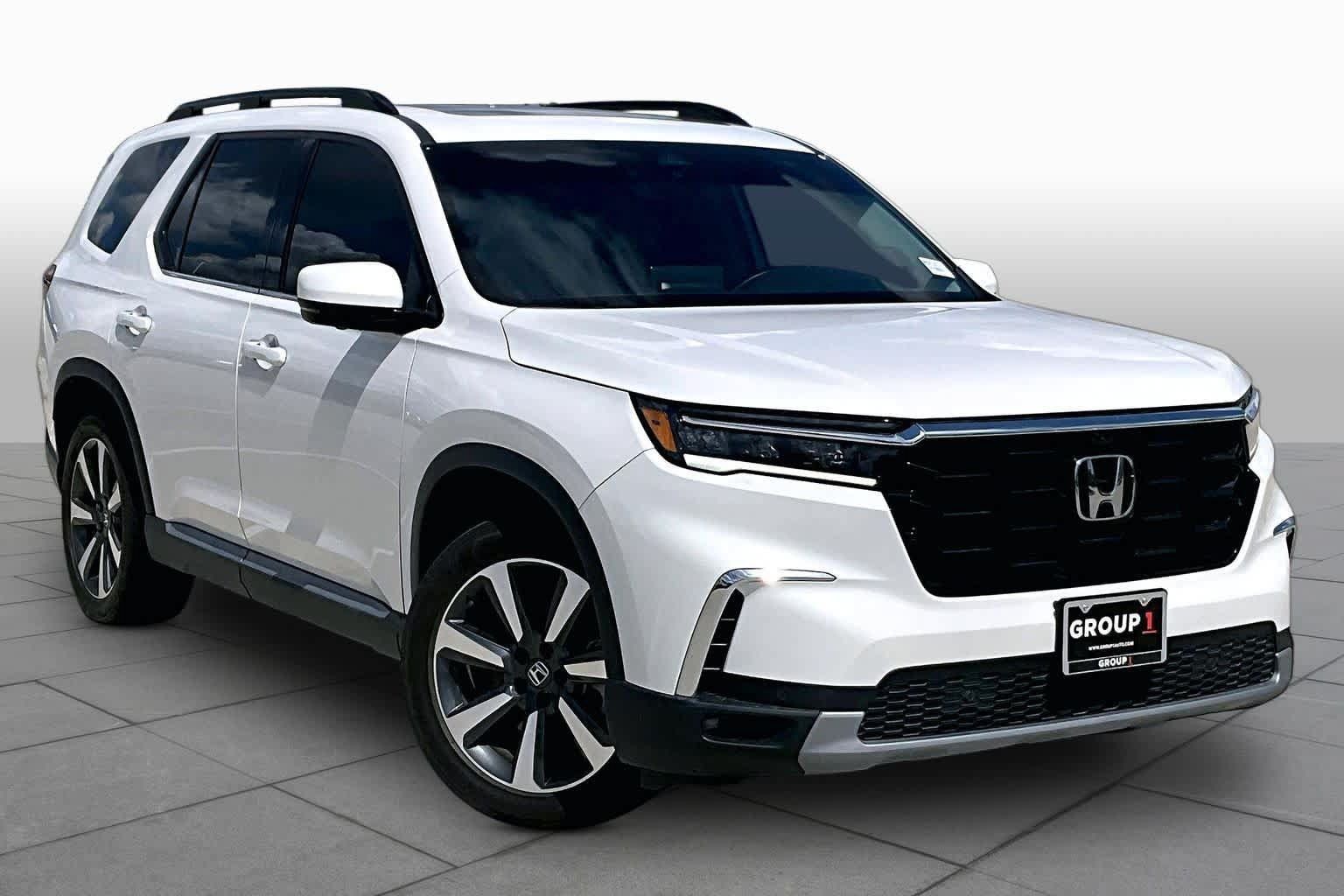 Used 2023 Honda Pilot Elite image 2