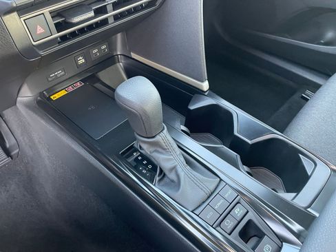 Used 2025 Toyota Camry LE image 35