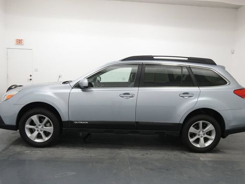 Used 2014 Subaru Outback 2.5i Limited AWD/4WD image 4
