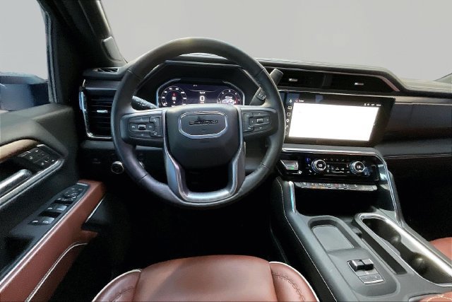 Used 2025 GMC Sierra 2500 Denali Ultimate AWD/4WD image 8