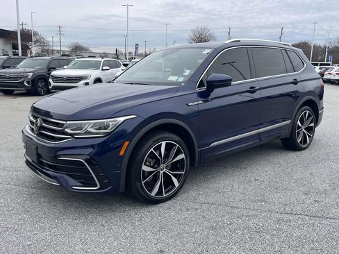 Used 2022 Volkswagen Tiguan SEL R-Line image 3