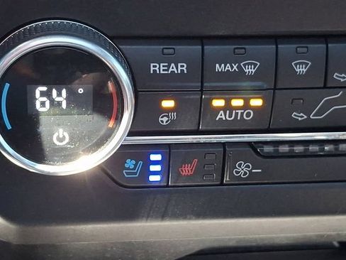 Used 2021 Ford Expedition XLT AWD/4WD image 27