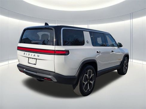 Used 2023 Rivian R1S Adventure image 5