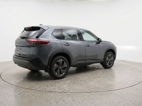 Used 2025 Nissan Rogue SV FWD image 9
