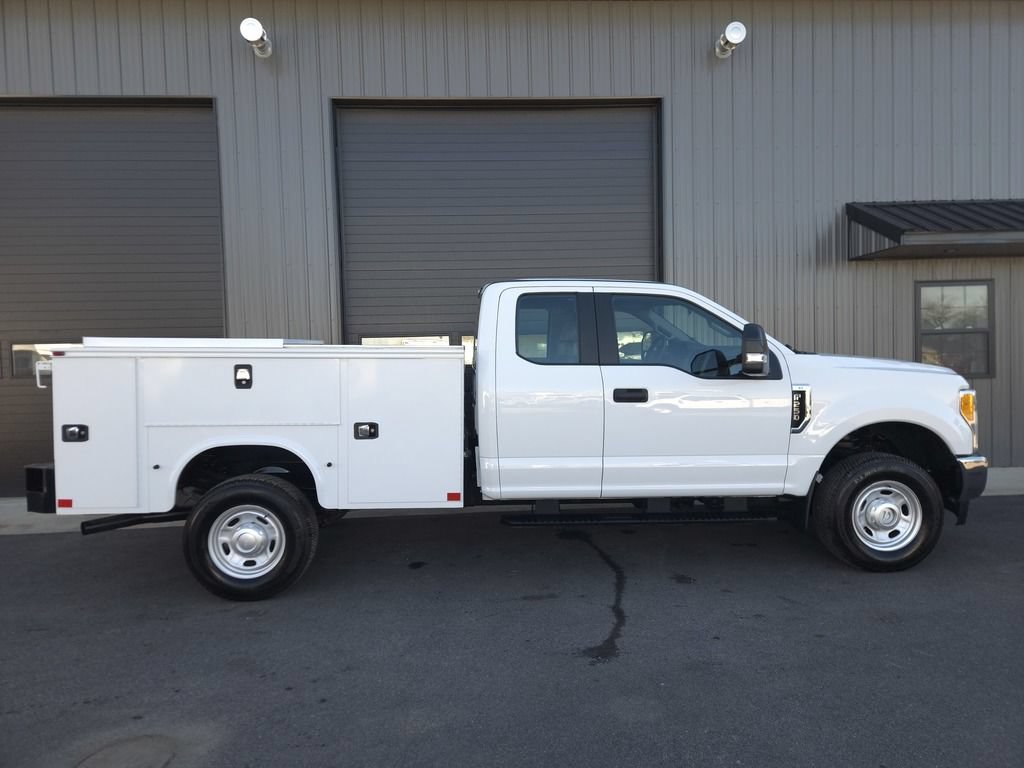 Used 2017 Ford F250 XL w/ Power Equipment Group AWD/4WD image 5