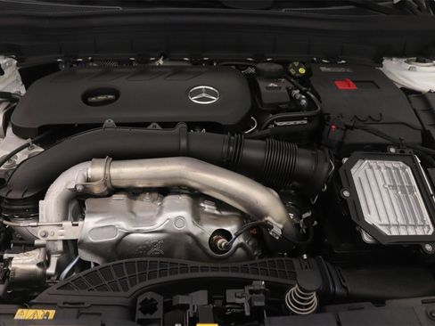 New 2026 Mercedes-Benz GLB 250 image 11