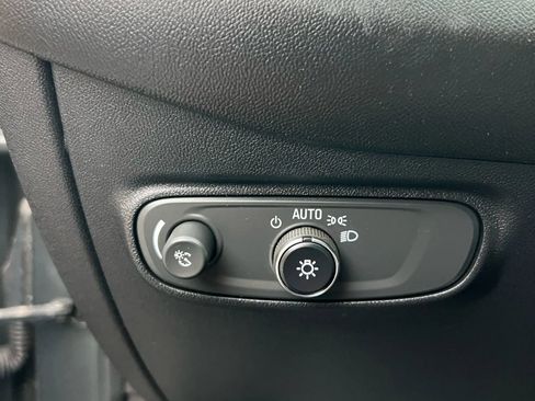 Used 2019 Chevrolet Equinox LS w/ LS Convenience Package image 20