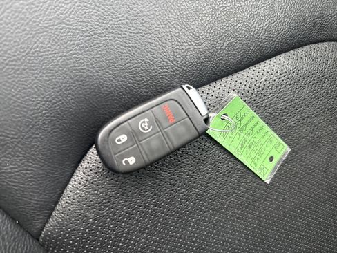 Used 2022 Jeep Compass Latitude w/ Sun and Sound Group image 30