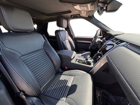 Certified 2025 Land Rover Discovery Dynamic SE AWD/4WD image 16
