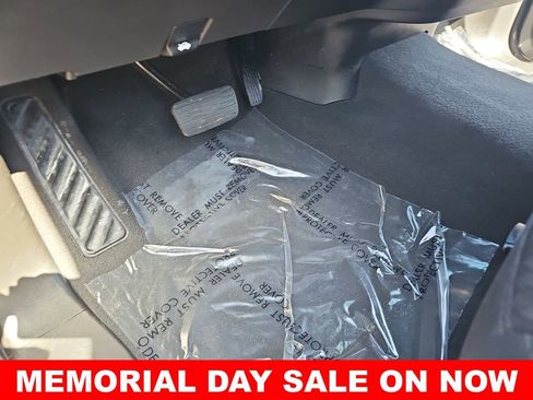 Used 2024 Chevrolet Silverado 2500 LT AWD/4WD image 17