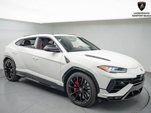 Used 2024 Lamborghini Urus S image 1