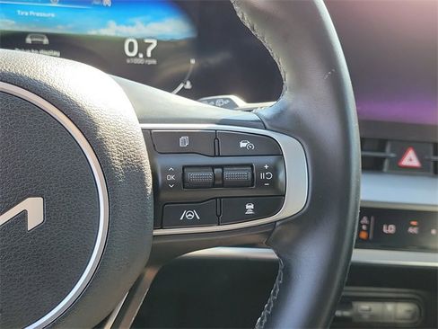 Used 2024 Kia Sportage SX image 6