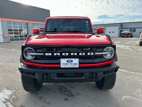 New 2024 Ford Bronco Outer Banks w/ Sasquatch Package image 2