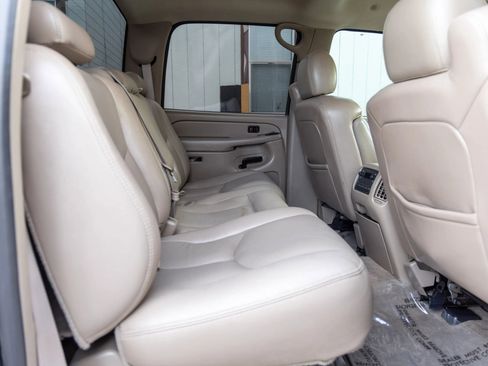 Used 2004 Chevrolet Silverado 3500 LT w/ Heavy-Duty Power Package image 18