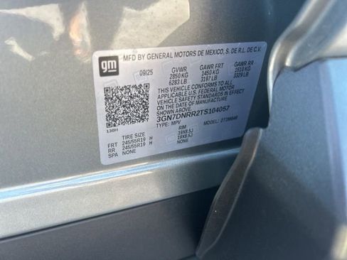 New 2026 Chevrolet Equinox EV LT image 36