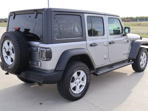 Used 2021 Jeep Wrangler Unlimited Sport image 8