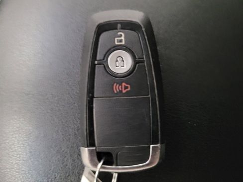 Used 2023 Ford Edge SEL image 32