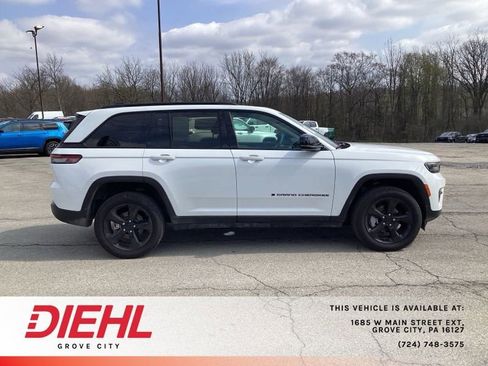 Used 2025 Jeep Grand Cherokee Limited w/ Black Appearance Package AWD/4WD image 8