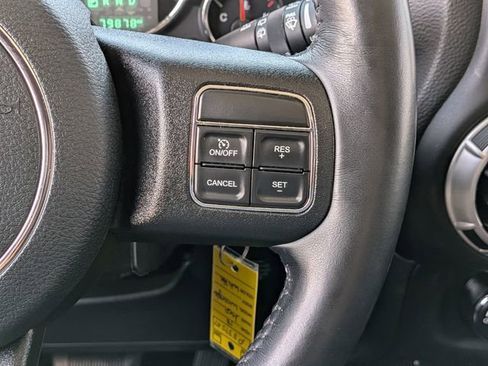 Used 2018 Jeep Wrangler Unlimited Sahara w/ Connectivity Group AWD/4WD image 21