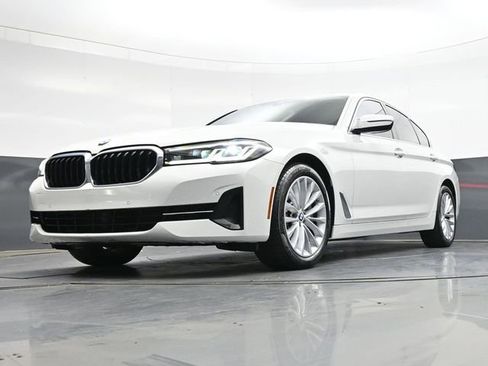 Used 2023 BMW 530i w/ Premium Package image 35
