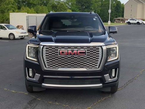 Used 2021 GMC Yukon Denali w/ Denali Premium Package AWD/4WD image 3