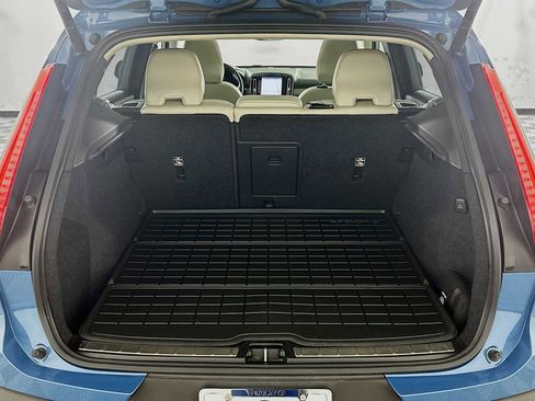 Used 2023 Volvo XC40 B5 Ultimate w/ Protection Package Premier image 25