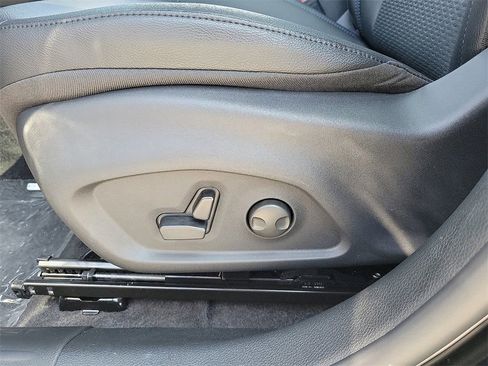 New 2026 Jeep Compass Latitude w/ Sun and Sound Group image 14