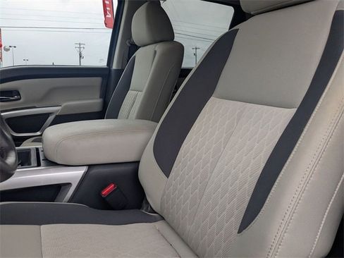 Used 2023 Nissan Titan SV w/ SV Convenience Package image 14