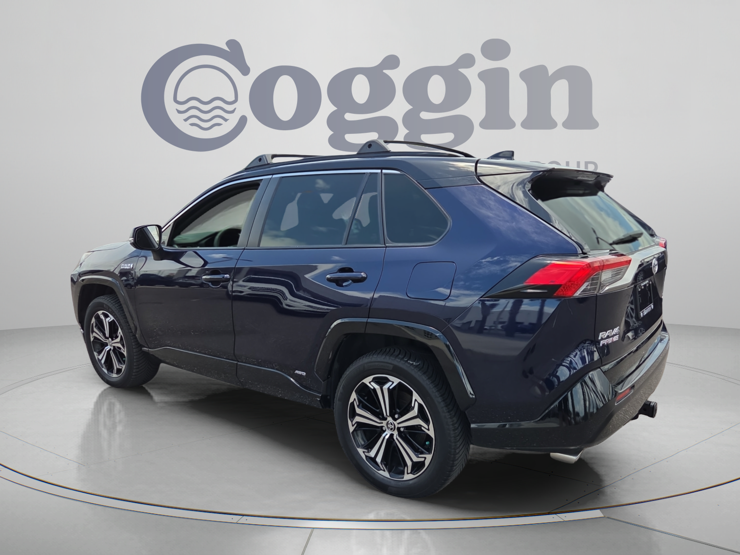 Used 2022 Toyota RAV4 XSE w/ Weather Package AWD/4WD image 3