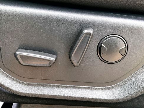 Used 2020 Ford Expedition XLT w/ Equipment Group 202A image 31