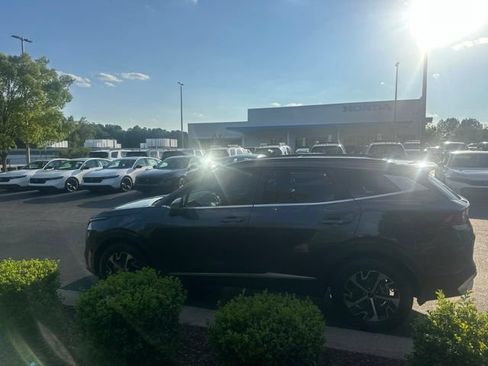 Used 2025 Kia Sportage EX w/ Premium Package FWD image 4