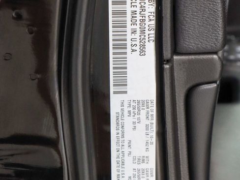 Used 2021 Jeep Grand Cherokee Limited w/ Quick Order Package 28K 80th AWD/4WD image 32