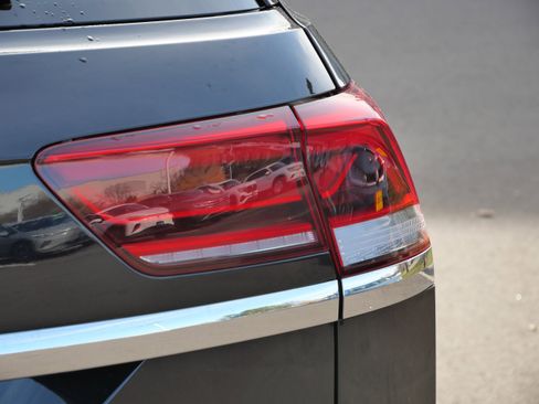 Certified 2023 Volkswagen Atlas Cross Sport SEL Premium R-Line image 17